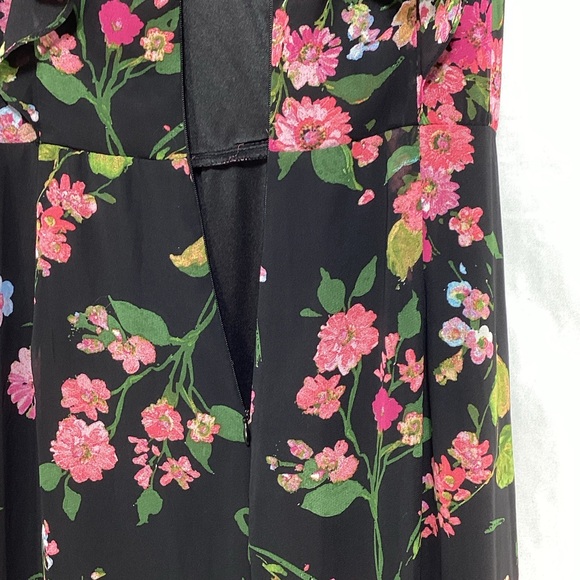 NWT Size Large Lulu's Black Floral Jumpsuit - Picture 11 of 15